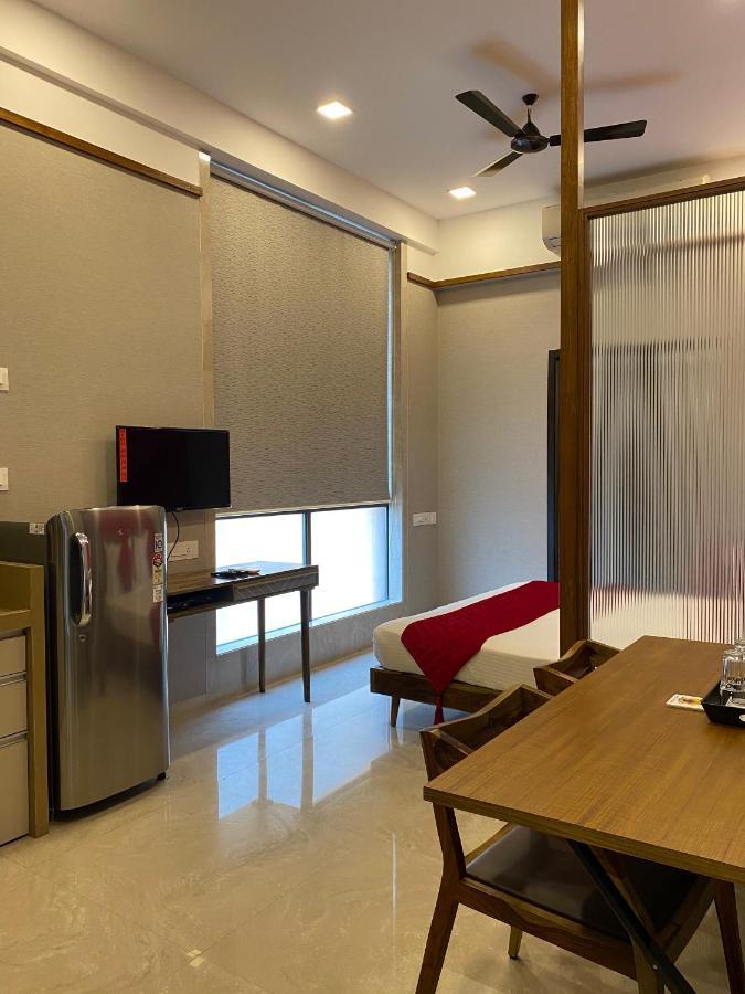 Theory9 Premium Service Apartments Khar Bombay Exterior foto